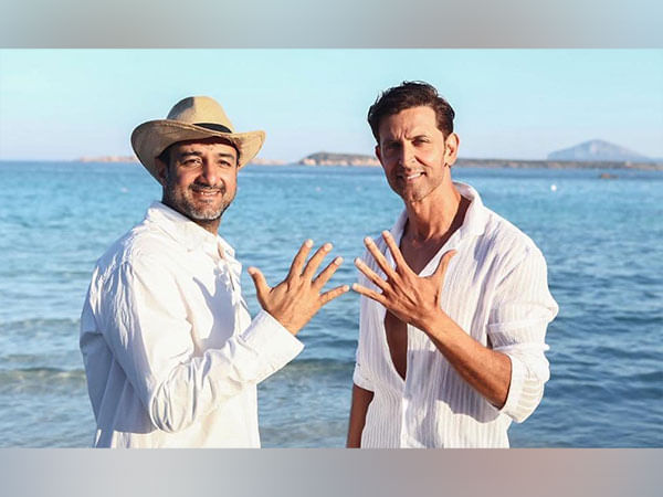 Hrithik Roshan, Siddharth Anand mark 10 years of collaboration, drop 'Fighter' picture