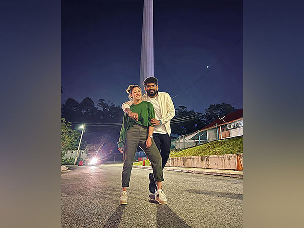 Vignesh Shivan shares lovey-dovey pics with Nayanthara