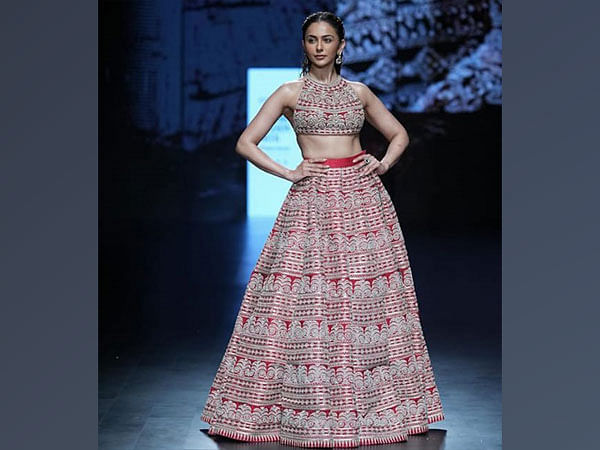The Disha Patil Digital First Season Fluid Edition Collection At Lakmé  Fashion Week 2020–A Beautiful Offering Of Stylish Geometric Creations —  Transcontinental Times