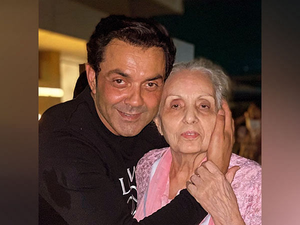 Bobby Deol posts an adorable picture with his late mother-in-law ...