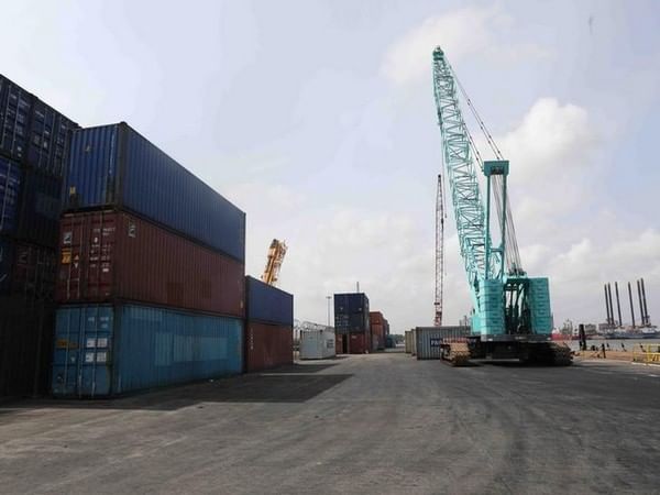 8,700 Afghan goods containers stopped by Pakistan at Karachi Port