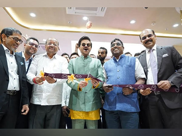 Ace Actor and Brand Ambassador Anil Kapoor Inaugurates Malabar Gold & Diamonds Store in Borivali, 7th in Mumbai