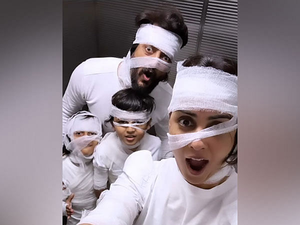 Riteish, Genelia dress up as bandaged mummies for 'Halloween time' with kids