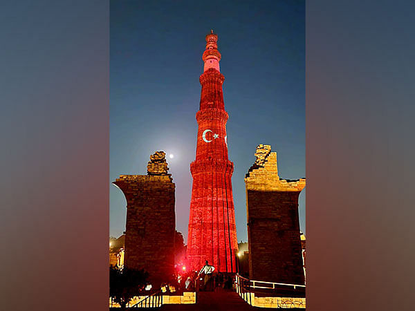 Delhi: Qutub Minar illuminated in Turkish flag 
