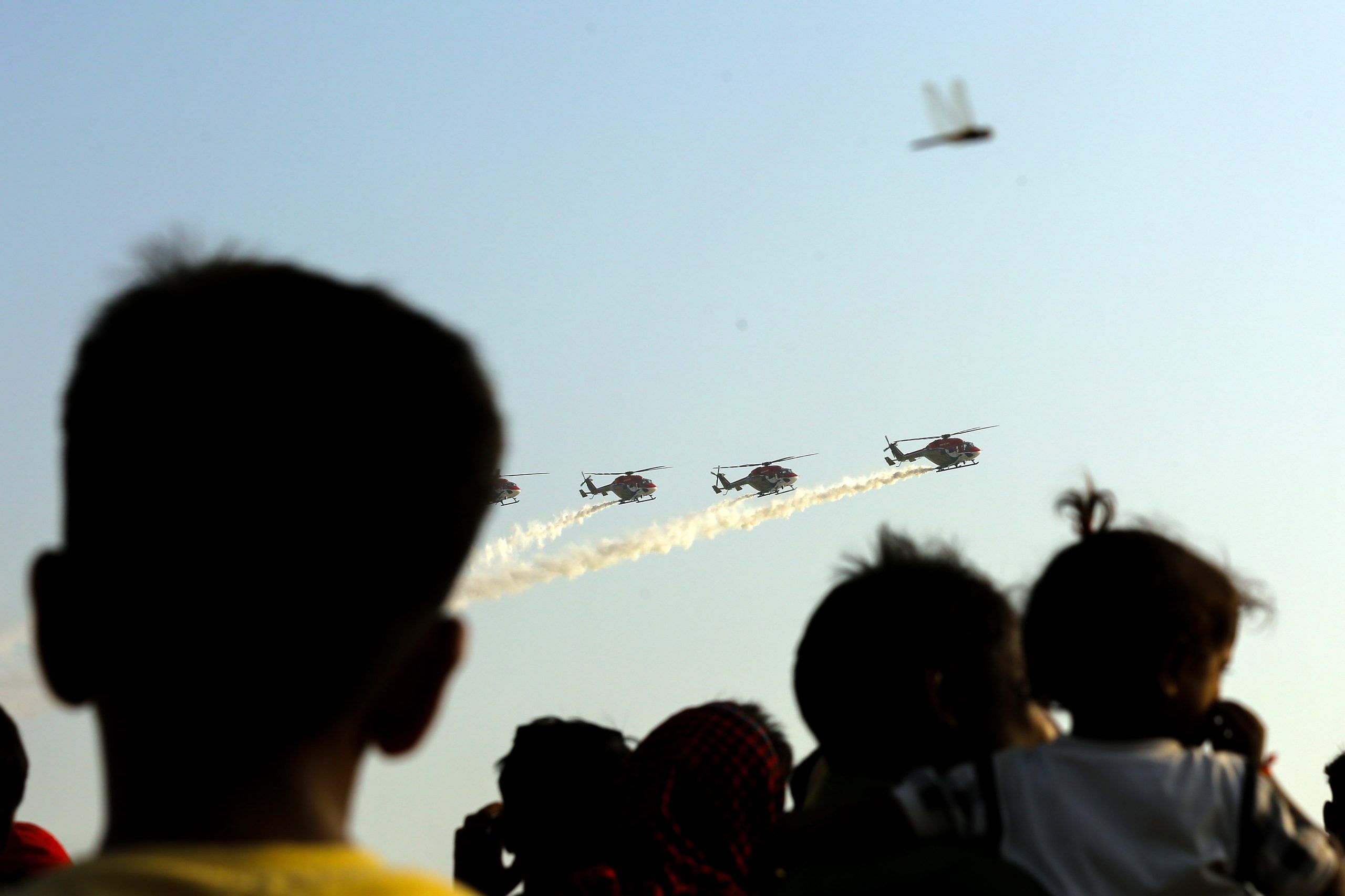 The sky is alive with the IAF’s air show as thousands of people gather at Sangam Ghat to witness the spectacle | Suraj Singh Bisht | ThePrint