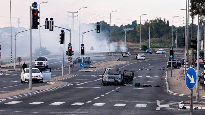 A view of a junction shows the aftermath of Saturday's mass-infiltration by Hamas gunmen from Gaza, in the Sderot area of southern Israel | Photo: Reuters