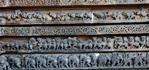 Wall carvings at the Hoysaleshwara Temple in Halebidu | Photo: Maneesha Muralidharan | Wikimedia Commons