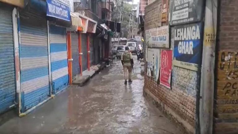 Migrant labourer from UP shot dead ‘by terrorists’ in Pulwama, 2nd such attack in J&K in 24 hours