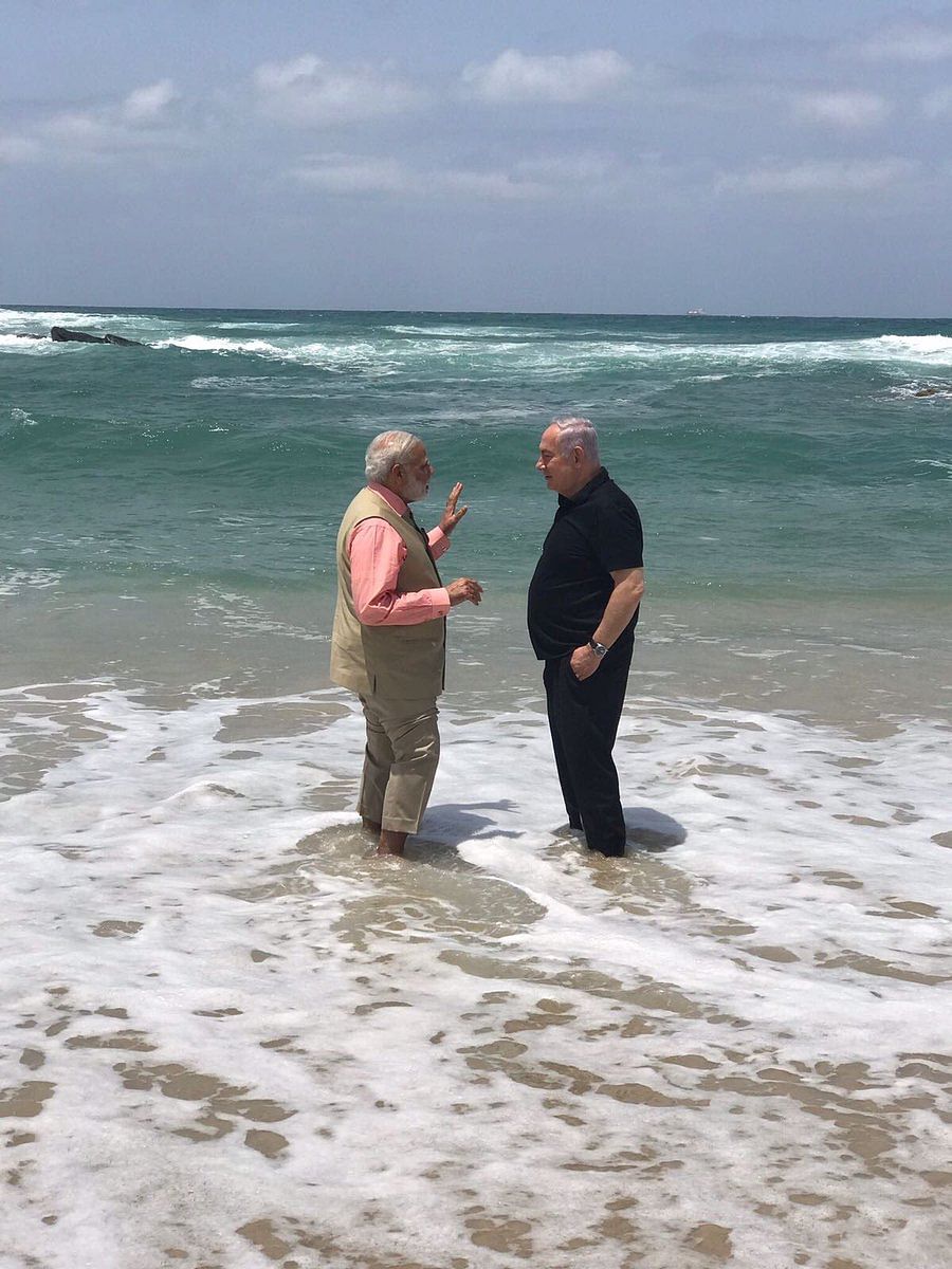 PMs Modi and Netanyahu at a beach in Israel in 2017 | X/@netanyahu