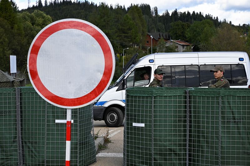 Polska i Czechy rozszerzają kontrole graniczne ze Słowacją
