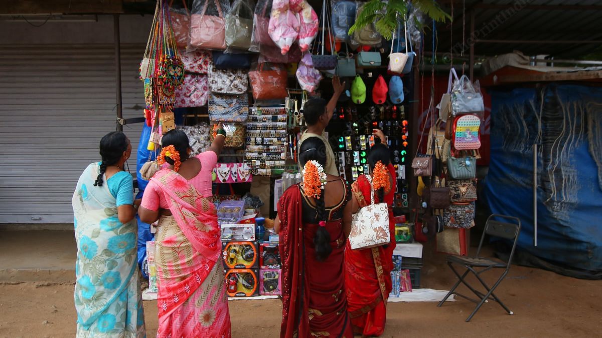 Women on a small shopping spree | Manisha Mondal, ThePrint
