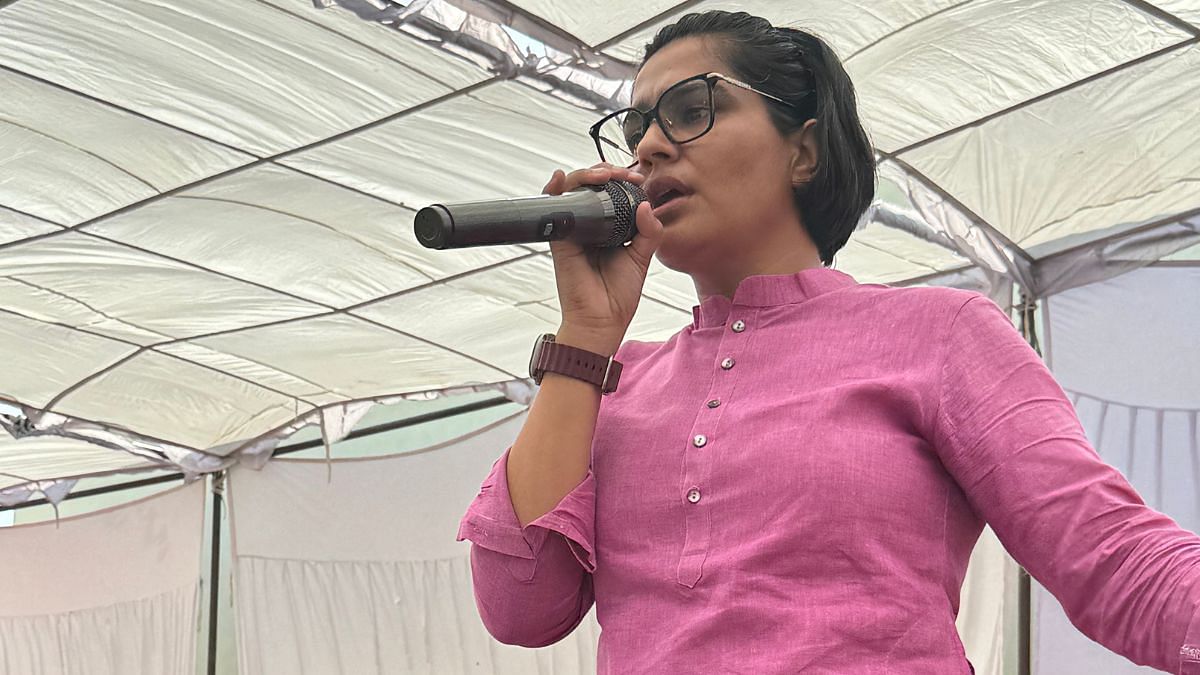 Sonia Doohan speaking at a mahila panchayat | Sagrika Kissu | ThePrint