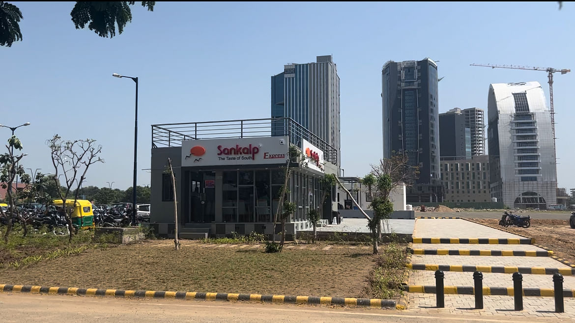 Sankalp Express, the only eatery close to GIFT Towers 1 and 2 in the domestic traffic area | Manasi Phadke, ThePrint