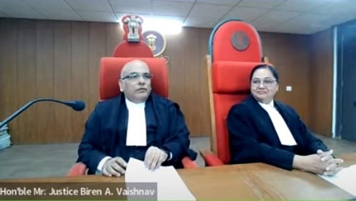 Justice Biren Vaishnav and Mauna Bhatt in Gujarat HC | Credit: YouTube/Gujarat High Court