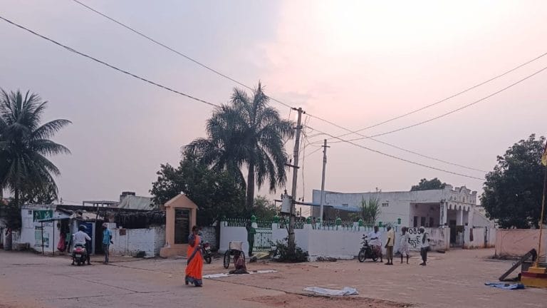 Dissenting voices in KCR’s turf point to anti-incumbency in Telangana, but Congress ‘missing on ground’