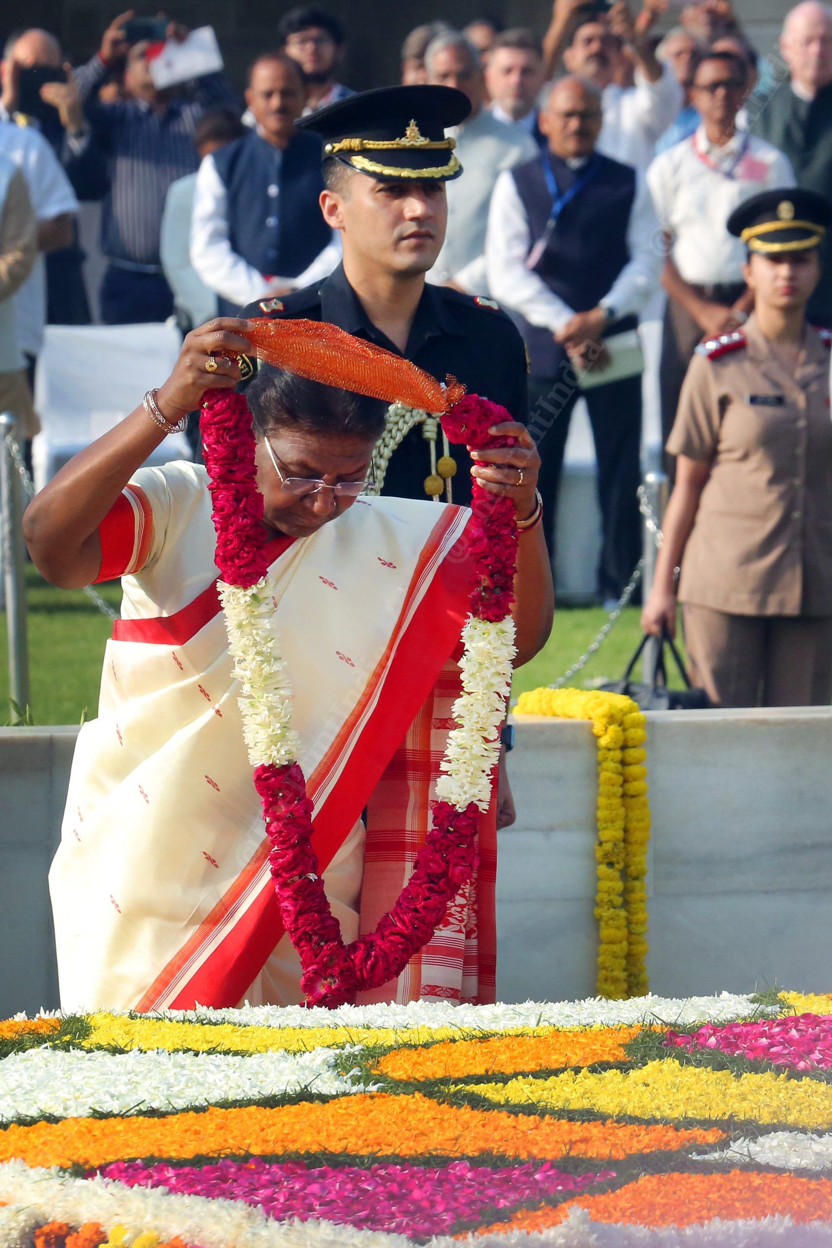 President Murmu paying homage to Mahatma Gandhi | Praveen Jain | ThePrint
