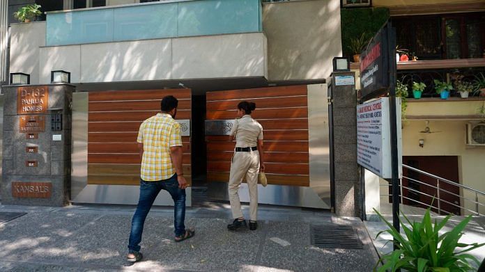 Delhi police raiding office of NewsClick in Saket on 3 October 2023 | Representational image | PTI