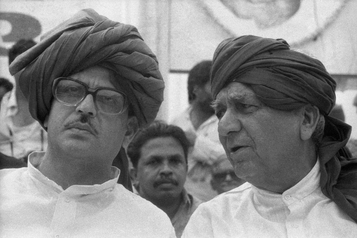 Devi Lal and VP Singh at Boat Club in Delhi on 25 September, 1989 | Photo: Praveen Jain