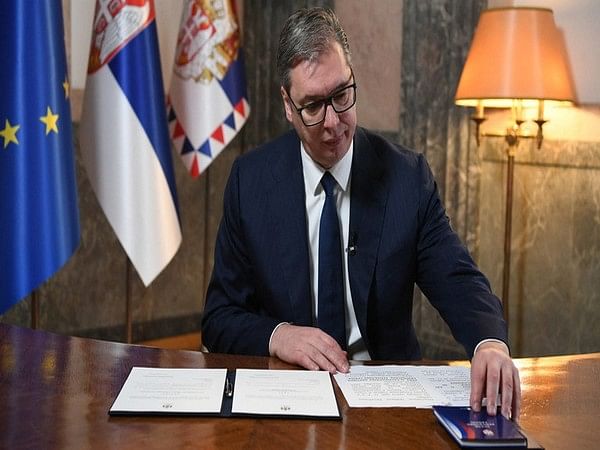 Serbia's President Aleksandar Vuvic dissolves Parliament, calls for early polls
