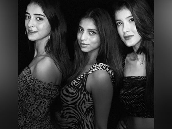 Shanaya Kapoor receives adorable birthday wishes from BFFs Suhana