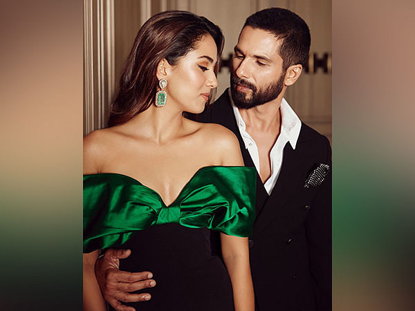 Shahid Kapoor shares picture with his 