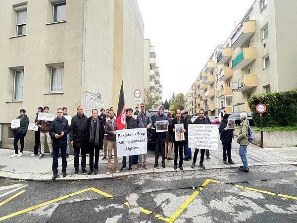 Afghan community in Austria hold protest against Pakistan's inhuman treatment of Afghan refugees 