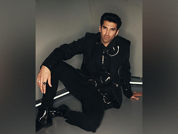 Parineeti Chopra to Anil Kapoor, here is how celebs wished Aditya Roy Kapur on his birthday