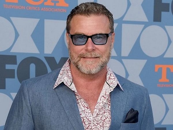 Dean McDermott celebrates being 'sober' as he turns 57