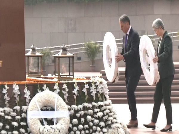 Australian Dy PM Richard Marles, Foreign Minister Penny Wong Lay Wreath ...