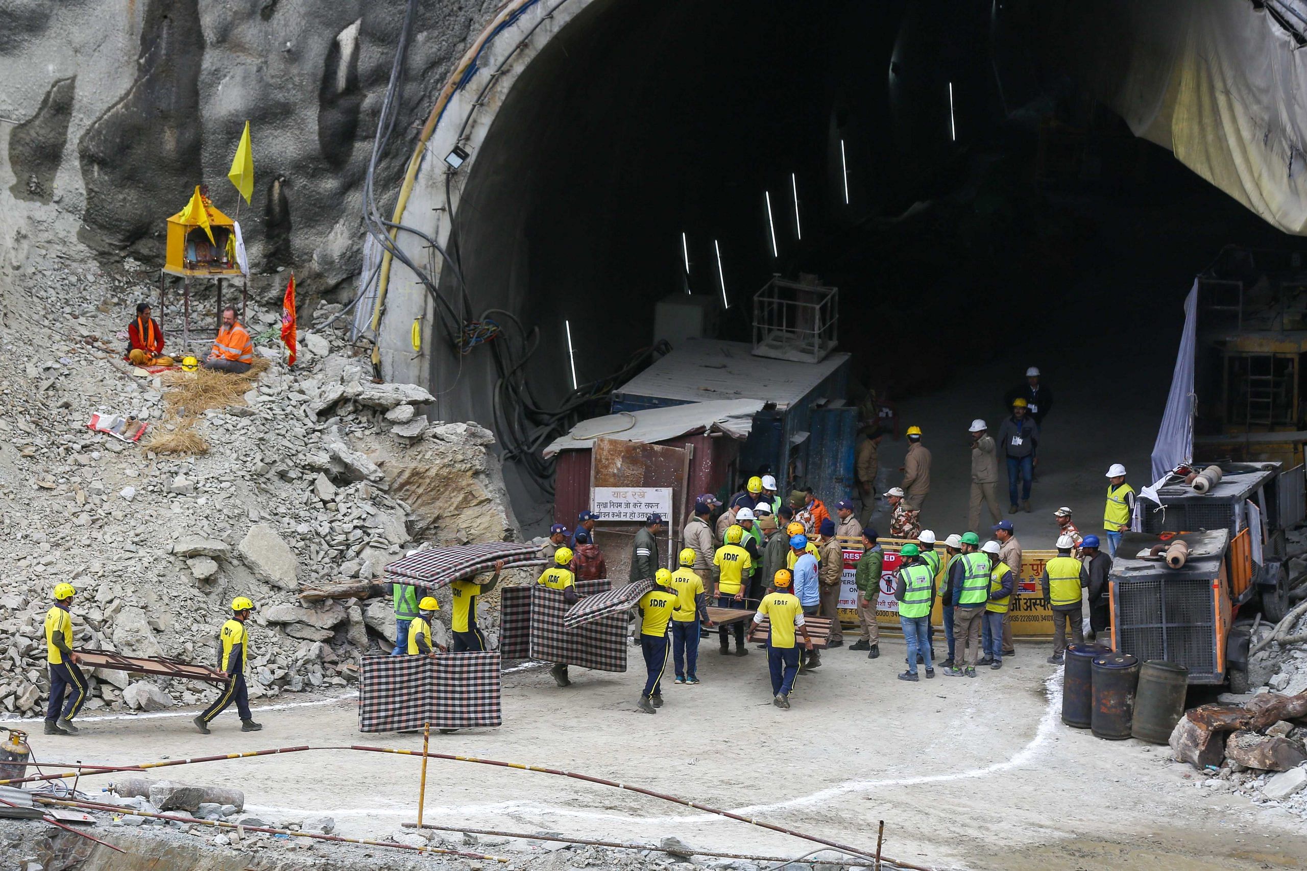 SDRF personnel entre inside the collapsed under construction Silkyara tunnel in the Uttarkashi district | Suraj Singh Bisht | ThePrint| Suraj Singh Bisht | ThePrint