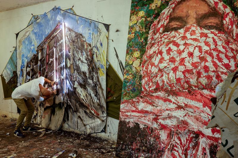 Lebanese painter says Christie's withdrawal of his works from auction