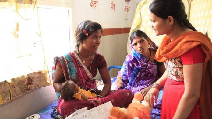 A Midwife speaks to young mother at a hospital | PTI