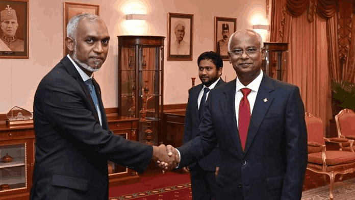 Maldivian president-elect Mohamed Muizzu (left) with outgoing president Ibrahim Solih | Photo: X/@Muizzu2023