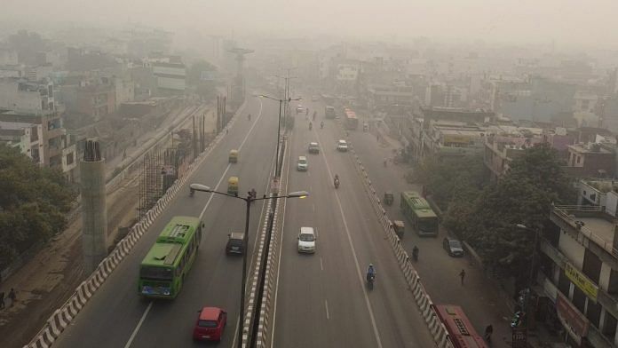 A thick layer of smog engulfs an area as the air quality goes down to the 'Severe' category amid the rising air pollution in New Delhi. 10 Nov 2023 | ANI photo