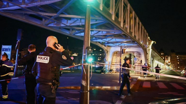 Man attacks tourists near Eiffel Tower, 1 dead, 2 injured