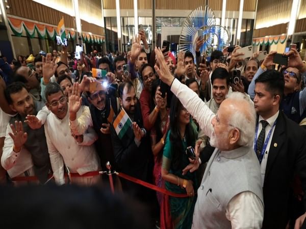'Modi, Modi!': Indian diaspora welcomes PM Modi in UAE with cheers, cultural celebrations 'Modi, Modi!': Indian diaspora welcomes PM Modi in UAE with cheers, cultural celebrations