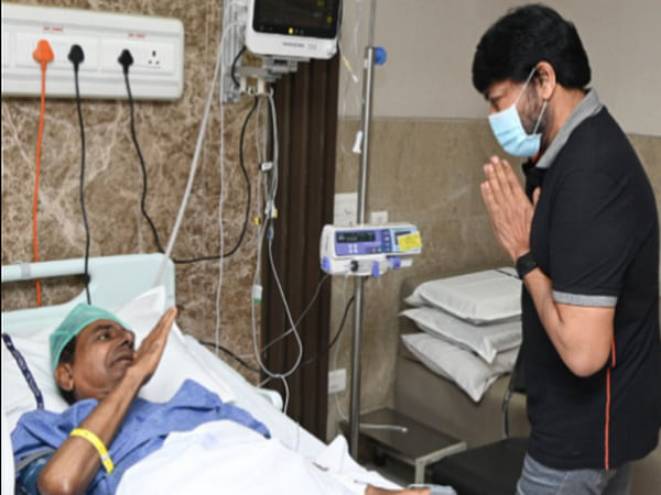 Chiranjeevi meets ailing KCR at Hyderabad hospital