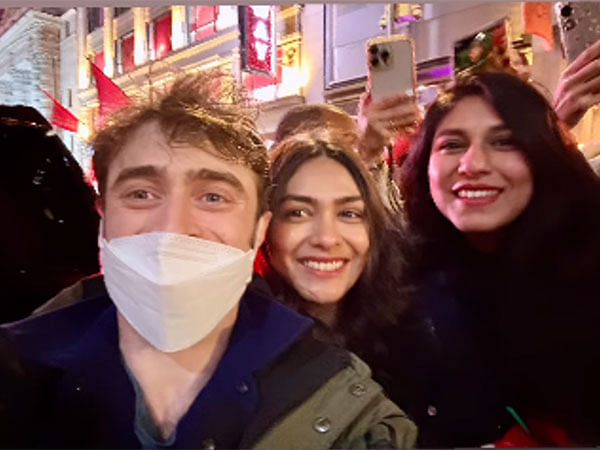 Mrunal Thakur shares fan-girl moment with 'Harry Potter' star Daniel Radcliffe