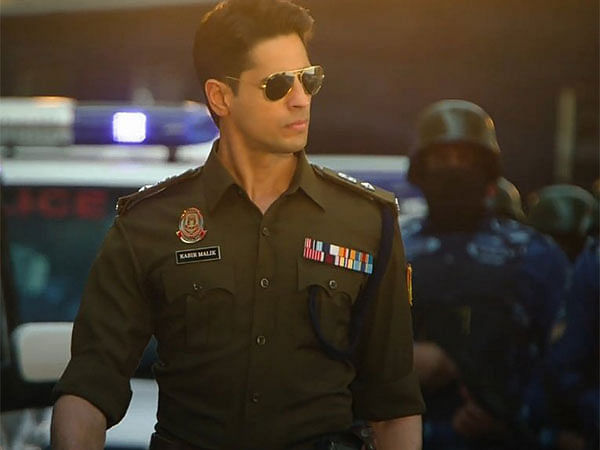 Sidharth Malhotra Pays Tribute to Delhi Police: Recognizing Real Heroes