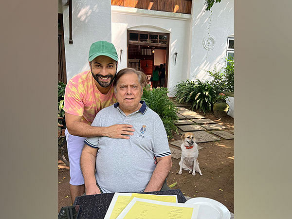 Varun Dhawan shares fam-jam pictures from Kochi