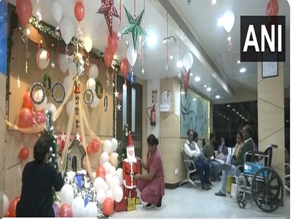 Nursing team at AMRI hospital in Kolkata celebrates Christmas  