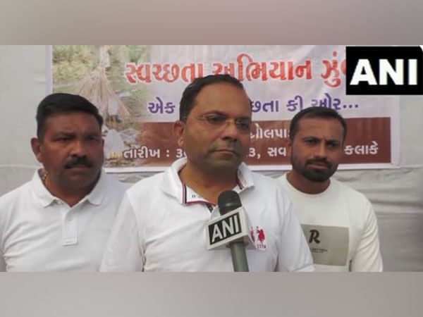 Gujarat Minister Mukesh Patel takes pledge to keep constituency garbage free under Swachh Bharat Mission