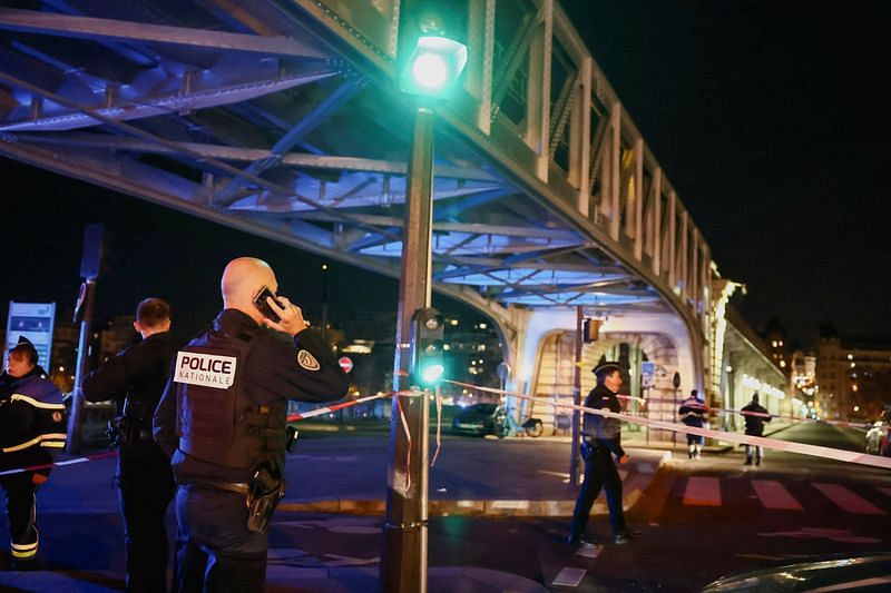 Paris Attack Leaves German Tourist Dead, Two Hurt, Near Eiffel Tower ...