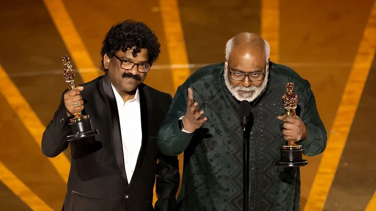 संगीतकार एमएम कीरावनी और गीतकार चंद्रबोस ने लॉस एंजिल्स में 95वें अकादमी पुरस्कारों में फिल्म आरआरआर के पावर-पैक गाने 'नाटू-नाटू' के लिए 'ओरिजिनल सॉन्ग' के लिए ऑस्कर जीता | एएनआई