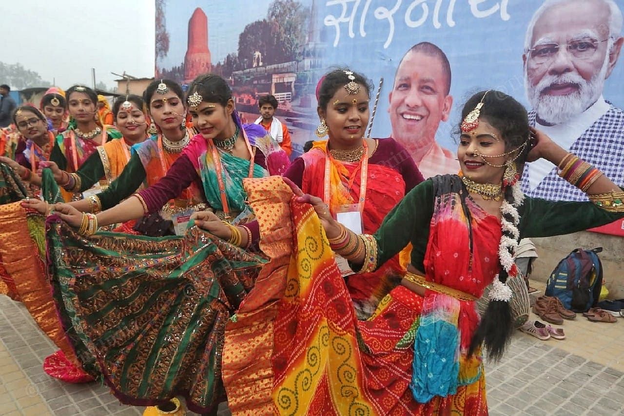 Folk artistes performing during the PM Roadshow | Praveen Jain | ThePrint