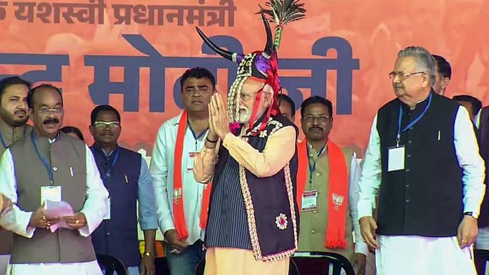 Prime Minister Narendra Modi being felicitated at a public rally at Jagdalpur in Bastar in October | ANI