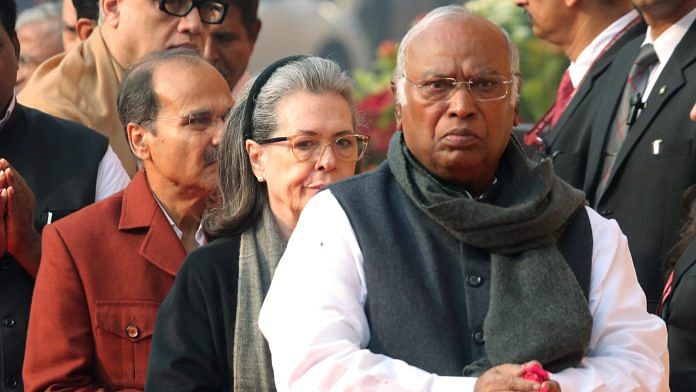 File photo of Congress President Mallikarjun Kharge, party leaders Sonia Gandhi and Adhir Ranjan Chowdhury | Praveen Jain | ThePrint