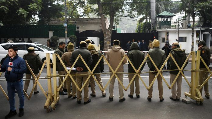 Security tightened outside the residence of Delhi Chief Minister Arvind Kejriwal after he was summoned by the Enforcement Directorate (ED) in connection with the Delhi excise policy case, in New Delhi on Wednesday, 3 January | ANI