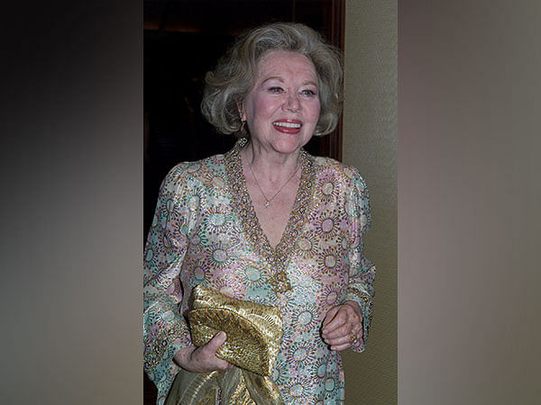 'Mary Poppins' actress Glynis Johns dies at 100 
