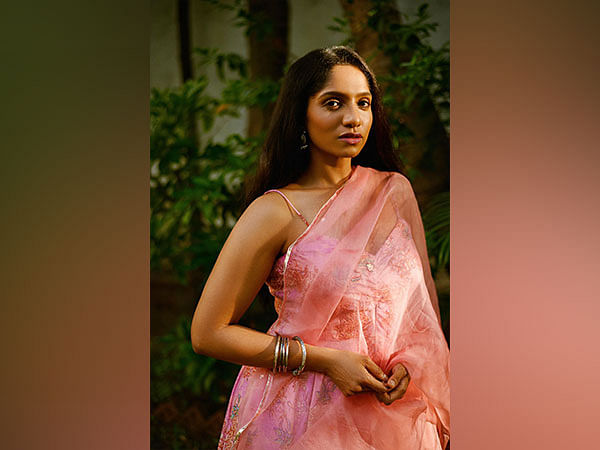 Jamie Lever to make Telugu film debut with 'Aa Okatti Adakku'